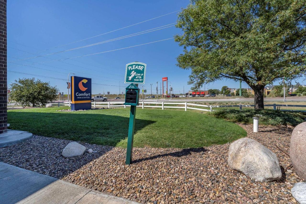 Comfort Inn & Suites Hays I-70 Exterior foto