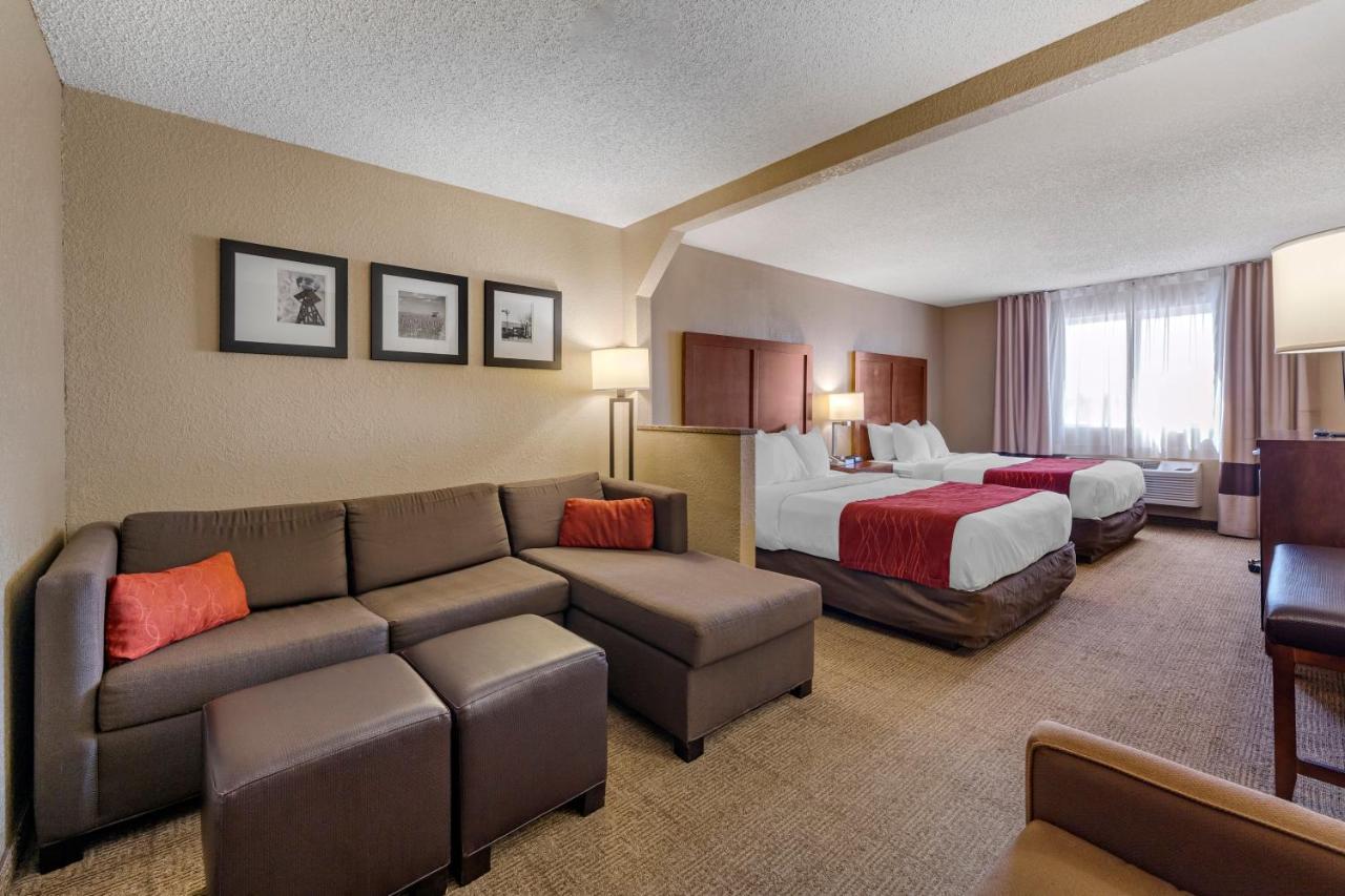 Comfort Inn & Suites Hays I-70 Exterior foto