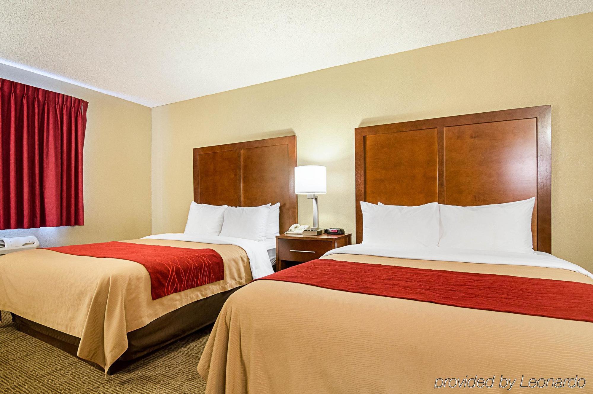 Comfort Inn & Suites Hays I-70 Exterior foto
